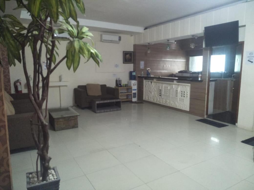Penthouse Hotel Jakarta Exterior photo