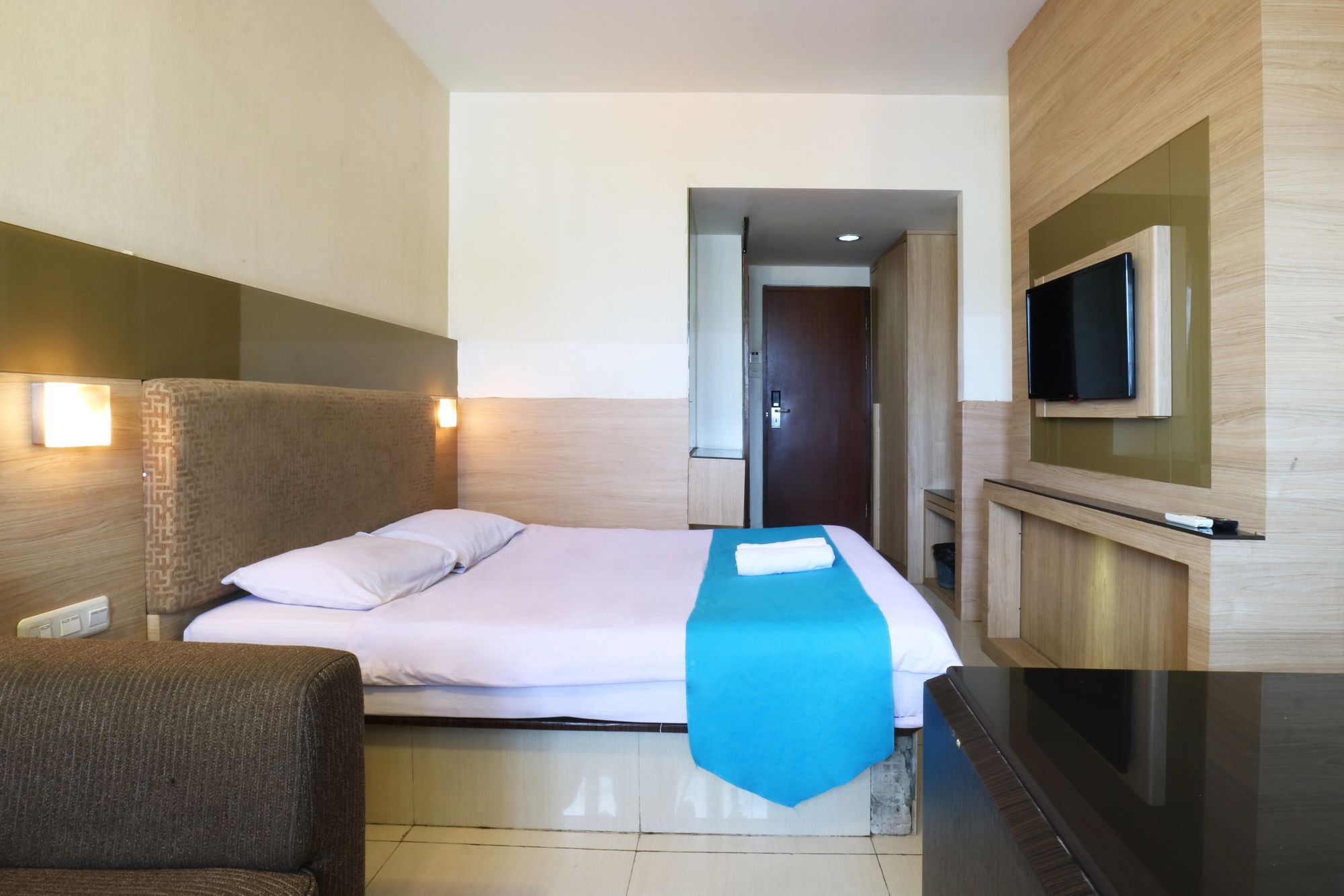 Penthouse Hotel Jakarta Exterior photo