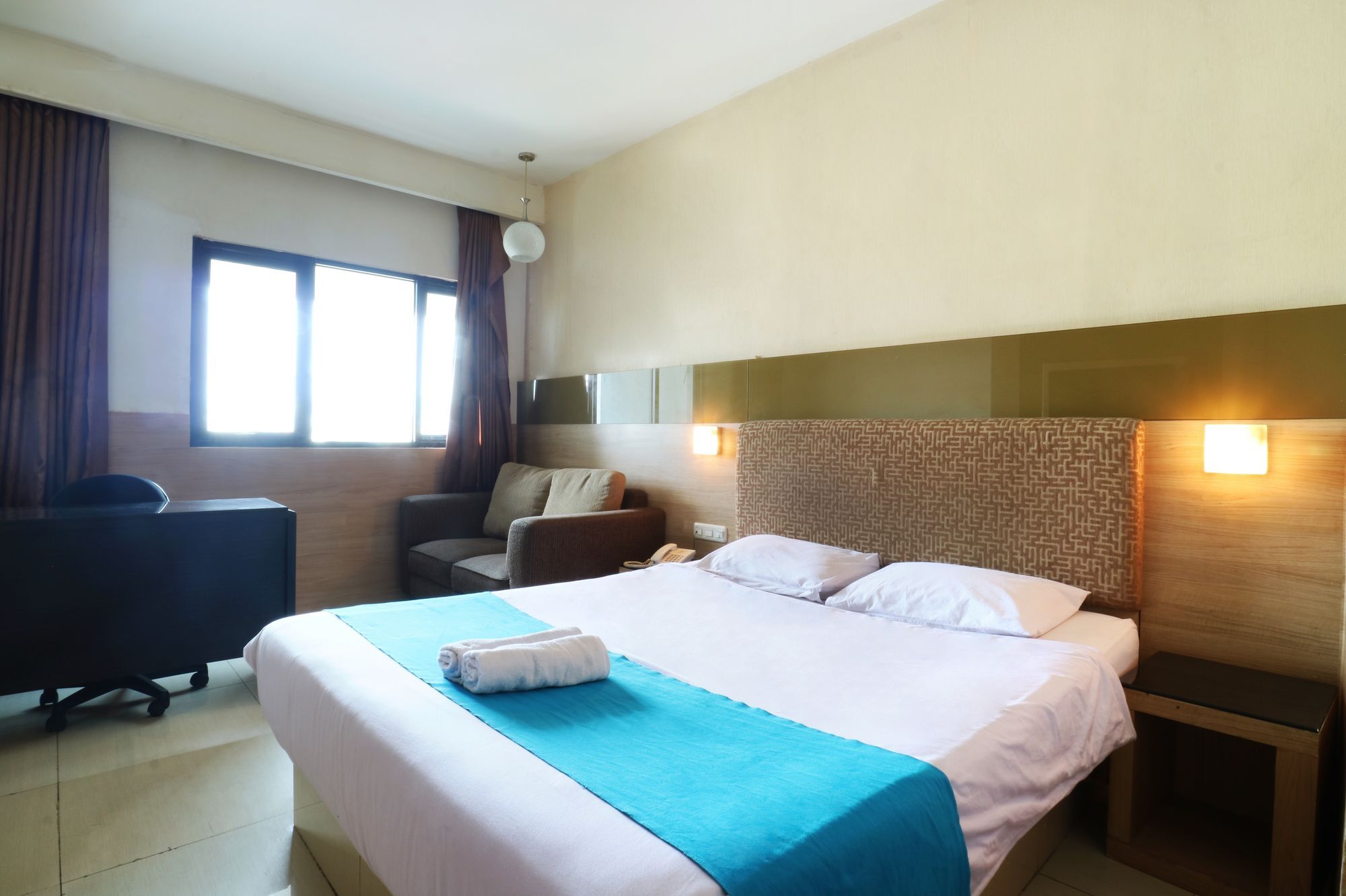 Penthouse Hotel Jakarta Exterior photo