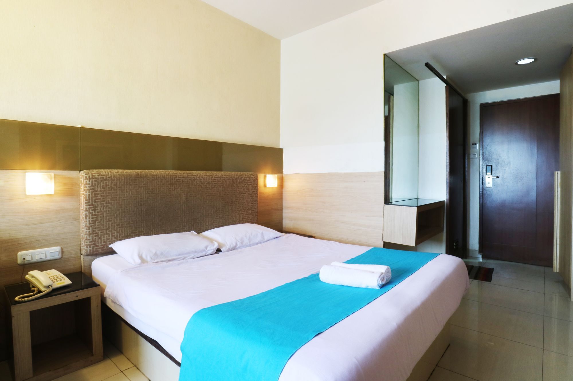 Penthouse Hotel Jakarta Exterior photo