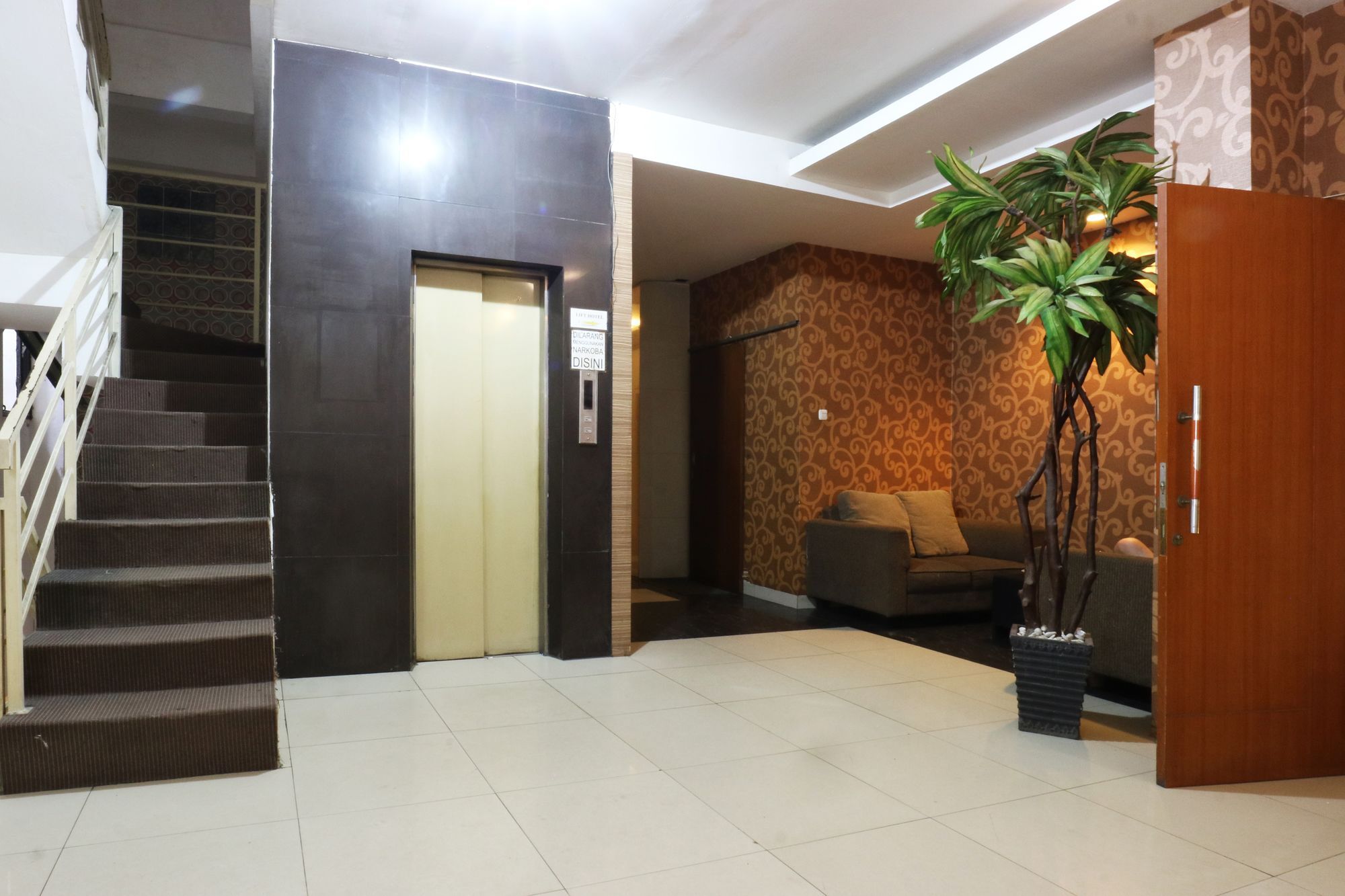 Penthouse Hotel Jakarta Exterior photo