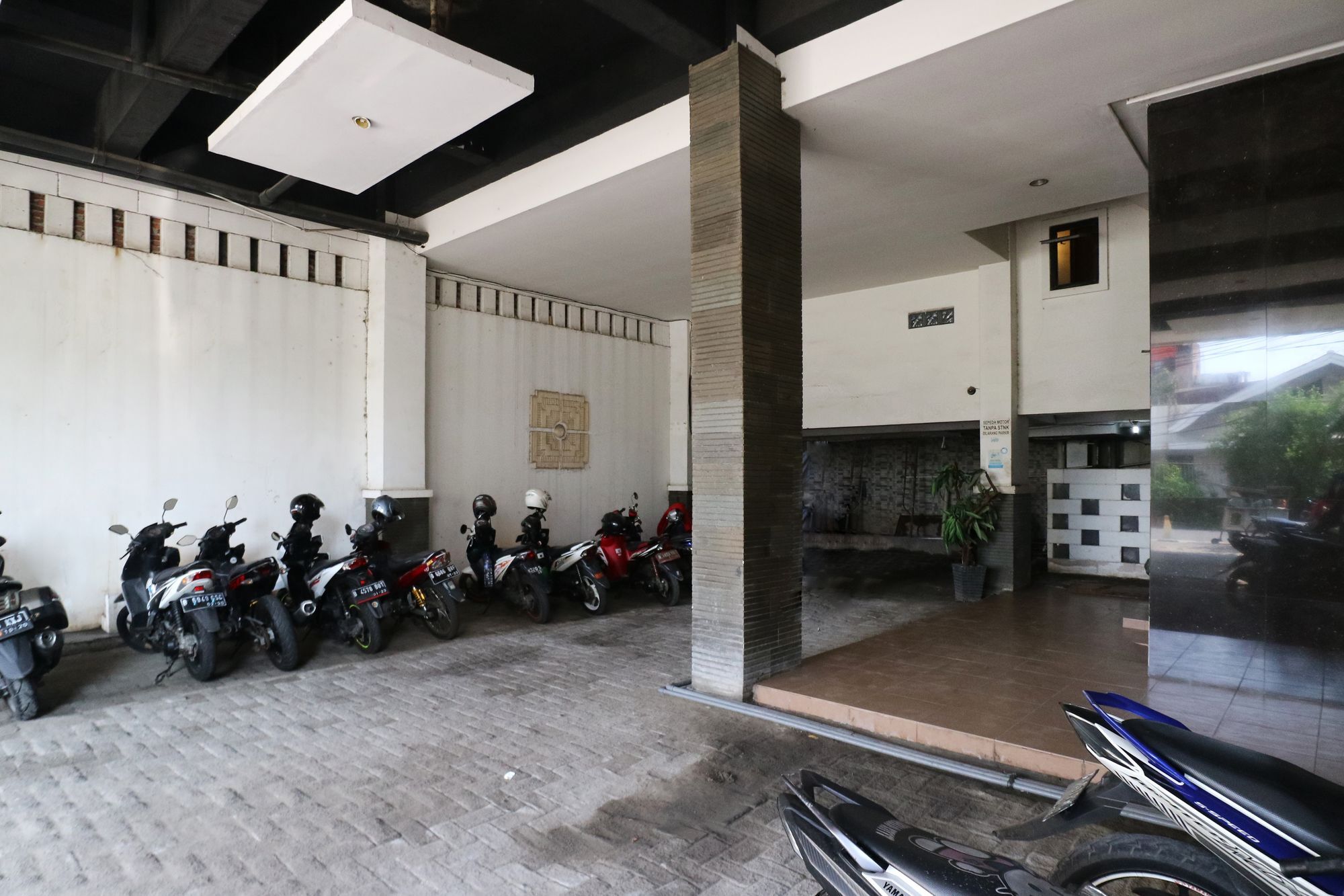 Penthouse Hotel Jakarta Exterior photo